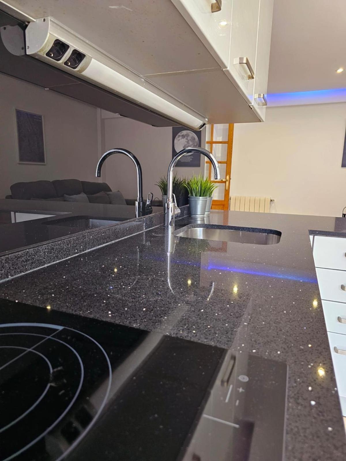 Exclusivo Apartamento En El Centro Vigo Bagian luar foto